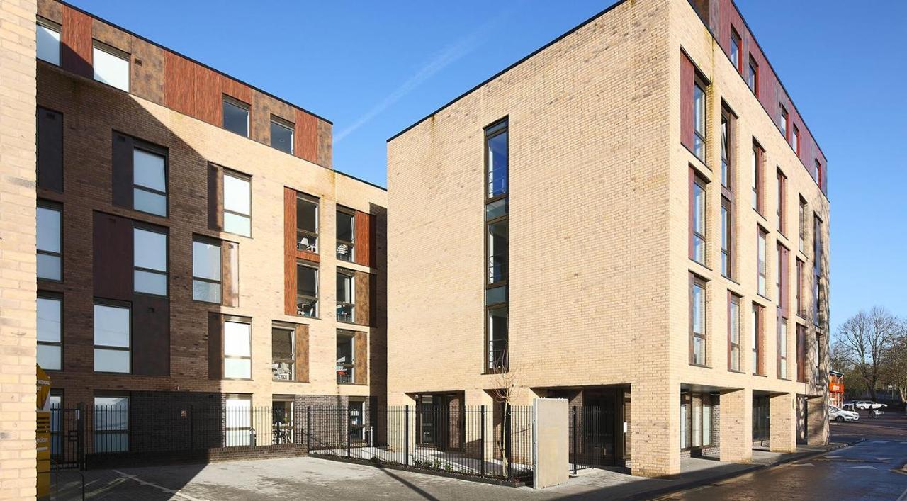 For Students Only Ensuite Bedrooms With Shared Kitchen At Cathedral Point In Винчестер Экстерьер фото